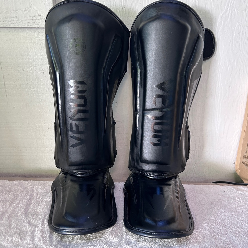 Venum Elite Shin Guards Black Matte/Black XL Muay Thai MMA Kickboxing 1394 NWOT